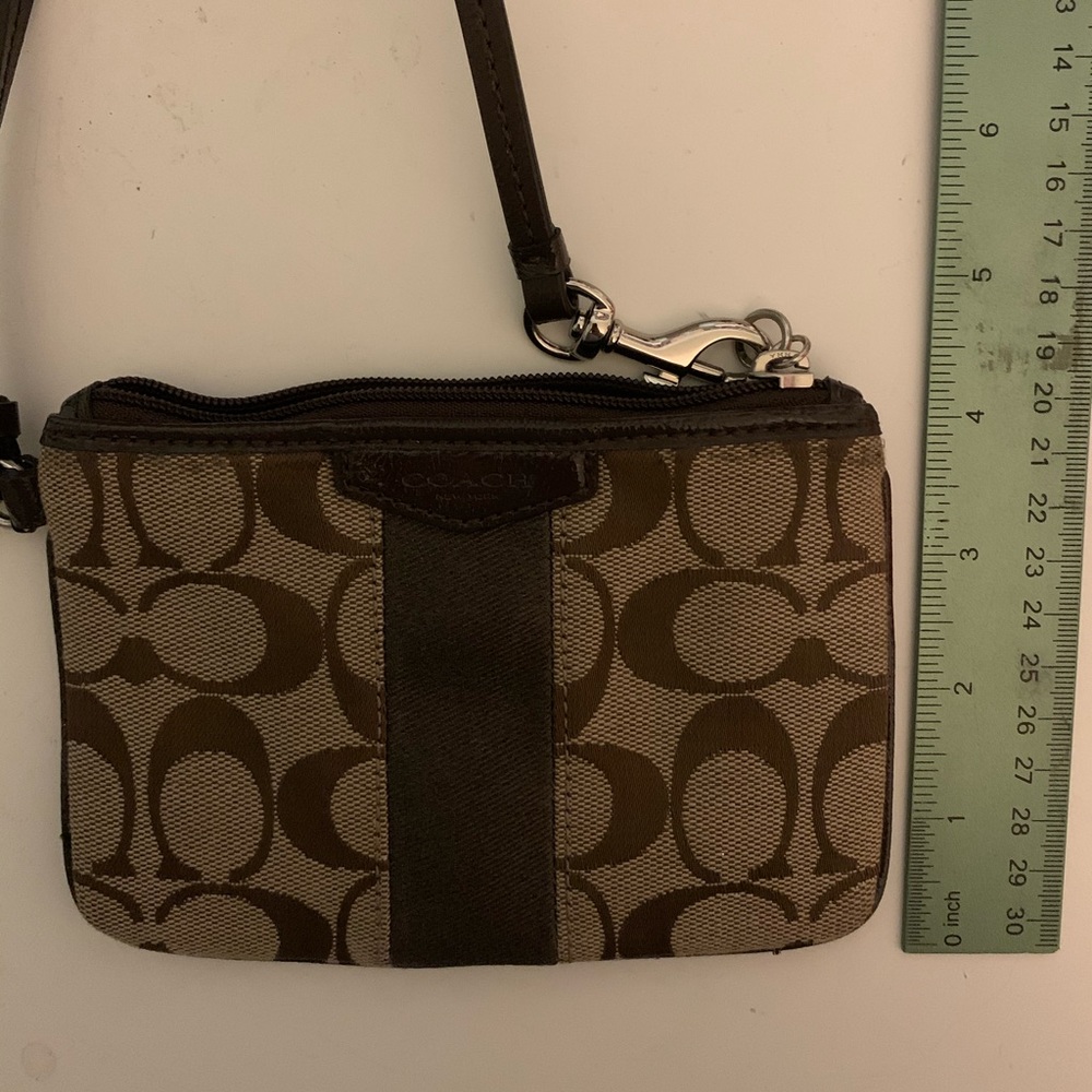 Coach wristlet - Picture 4 of 4